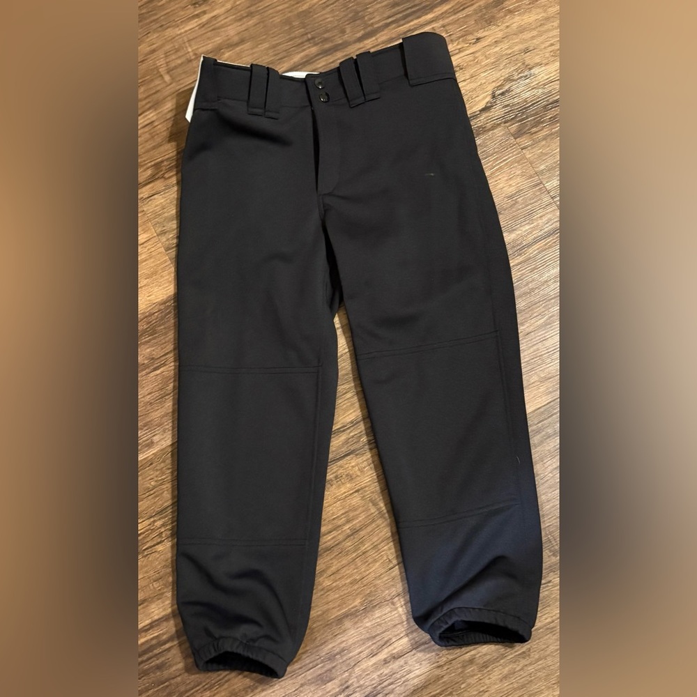 Women’s Mizuno Black Softball Pants
Size small